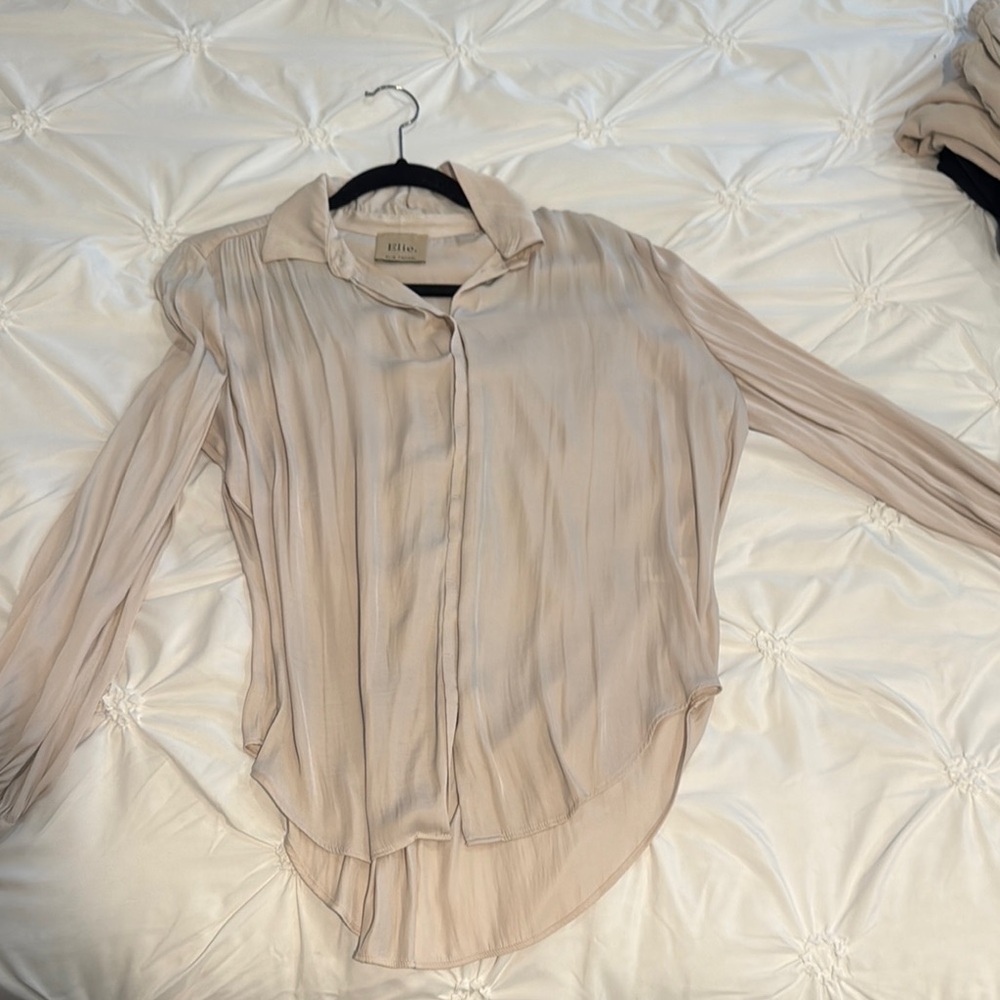 Elie Tahari Cream Blouse